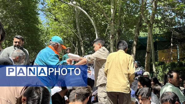 سفره غذای ۴۰ هزار نفری عید غدیر در مشهد برپا شد