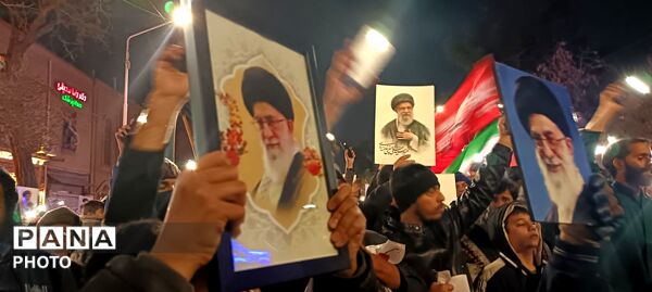 حضور خودجوش مردم نیشابور در خیابان های این شهر