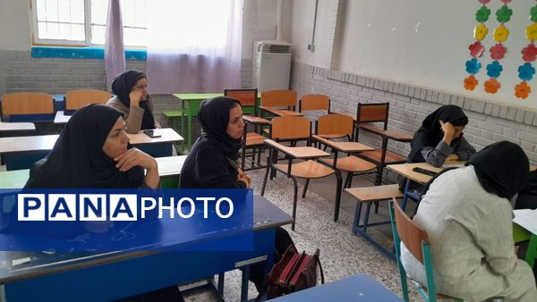 هدایت تحصیلی دانش آموزان پایه نهم دبیرستان میثاق منطقه تبادکان مشهد