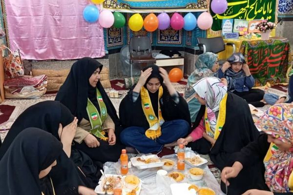 اعتکاف دانش‌آموزی در گناوه