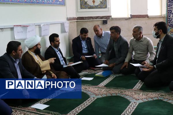 میز خدمت ویژه فرهنگیان در شهرستان پاکدشت به‌مناسبت گرامیداشت هفته معلم 