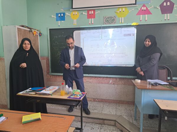 توانمندسازی نومعلمان ملارد در راستای طرح شهید همت در دبستان حضرت صدیقه(س)