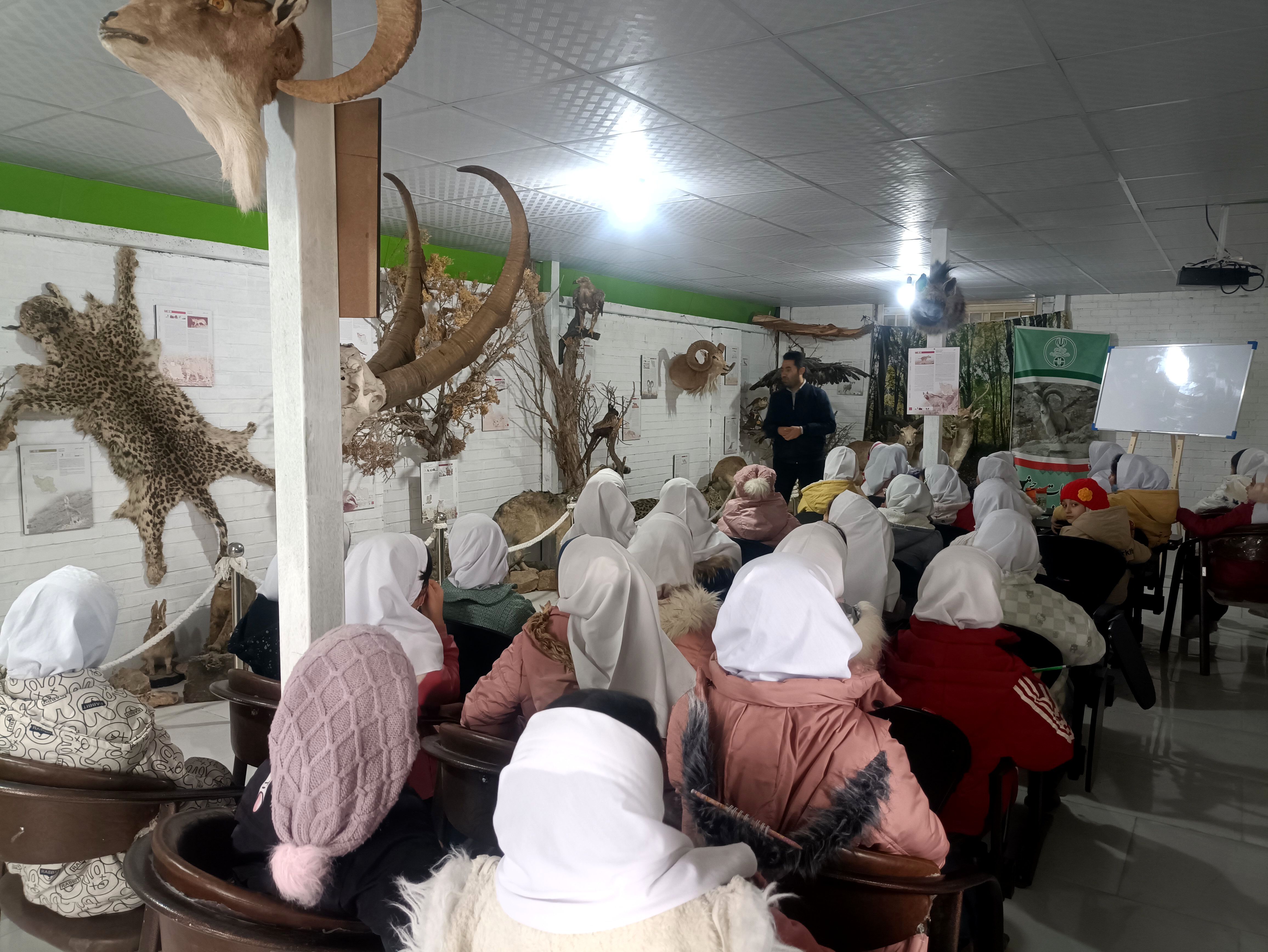 بازدید دبستان دخترانه شاهد۲ حضرت رقیه(س)، از موزه حیات وحش شیروان