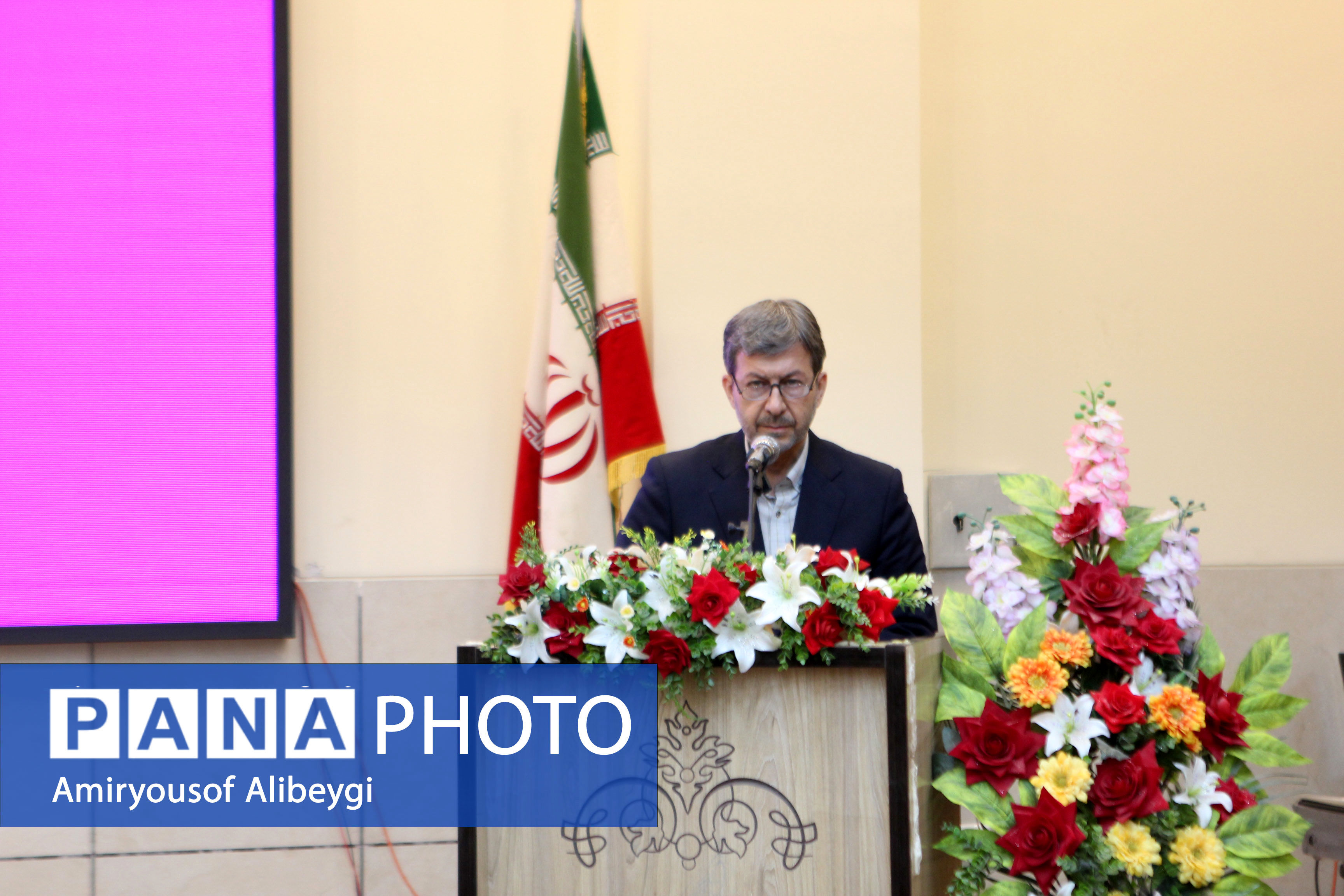 قدردانی استاندار اصفهان از فرهنگ مشارکت در مدرسه‌سازی کاشان