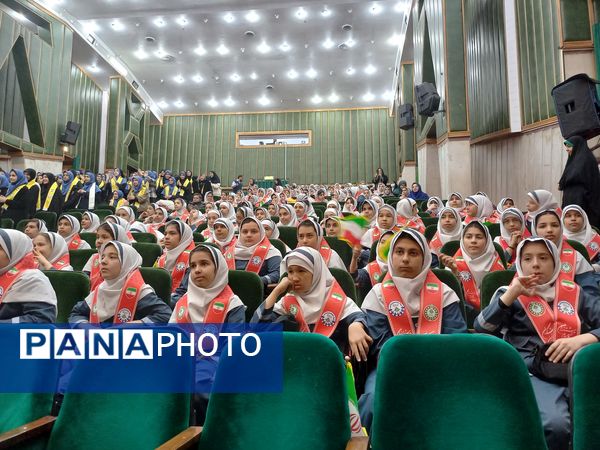 جشن «یاوران انقلاب» شهر تهران با محوریت همدلی، نشاط و نقش‌آفرینی دانش‌آموزان