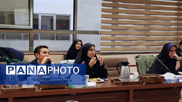 نشست مشورتی و گفت‌و‌گوی بین نسلی معاون سیاسی و اجتماعی استاندار آذربایجان شرقی