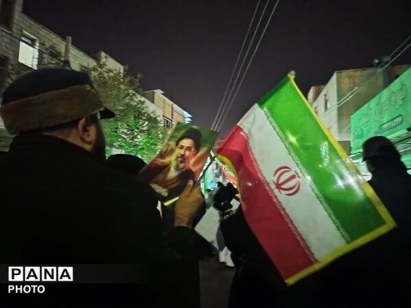 حضور پرشور مردم رجایی‌شهر کرج در به خوانخواهی رهبر شهید و بیعت با رهبر انقلاب