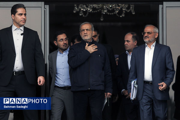 حاشیه جلسه هیات دولت - ۲۳ آبان