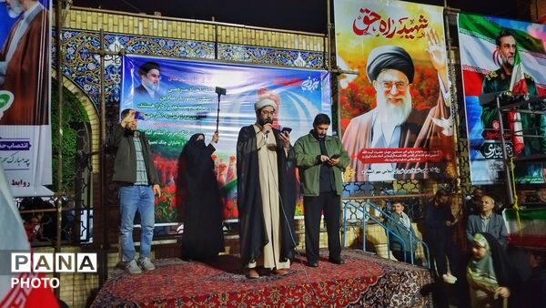 حضور پرشور مردم اشتهارد در راهپیمایی‌های شبانه