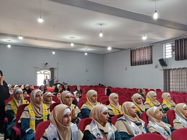تجلیل از برگزیدگان 2 جشنواره پرورشی در شهرستان زرقان 