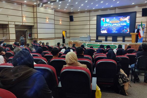 درخشش خلاقیت دانش آموزان قدسی در نمایشگاه دستاوردهای فناورانه و پژوهشی