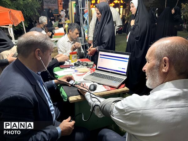 راهپیمایی و تجمع مردمی در هشتگرد ساوجبلاغ با حضور پرشور مردم 