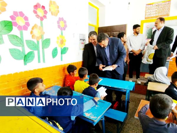 بازدید نماینده مجلس شورای اسلامی و عضو کمیسیون آموزش مجلس از مدارس بخش زاوین کلات