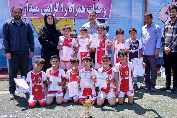 مسابقات مینی فوتبال دانش‌آموزان دوره اول ودوم ابتدایی در بهارستان‌۲