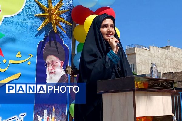 برگزاری مراسم جشن شکوفه‌ها در ناحیه دو بهارستان