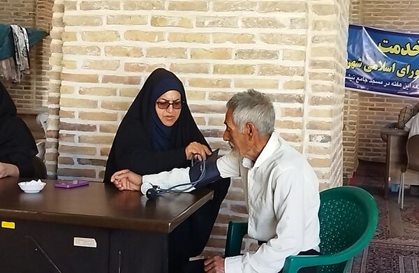 میز خدمت ادارات نیشابور در نماز جمعه 