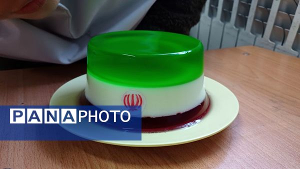 صبحانه سلامت با تم پرچم در دبستان دخترانه فرهنگیان ۱