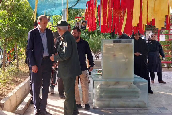 غبار روبی گلزار شهدا شیراز