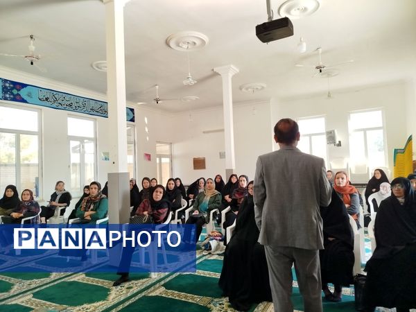 برگزاری کارگاه آموزش خانواده در کاشمر