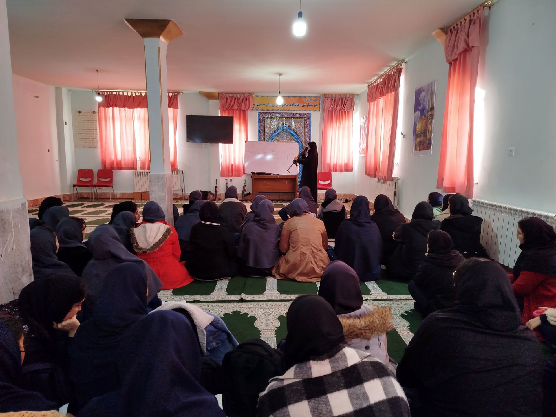 آموزش آمادگی دفاعی در سطح مدارس شهرستان فاروج