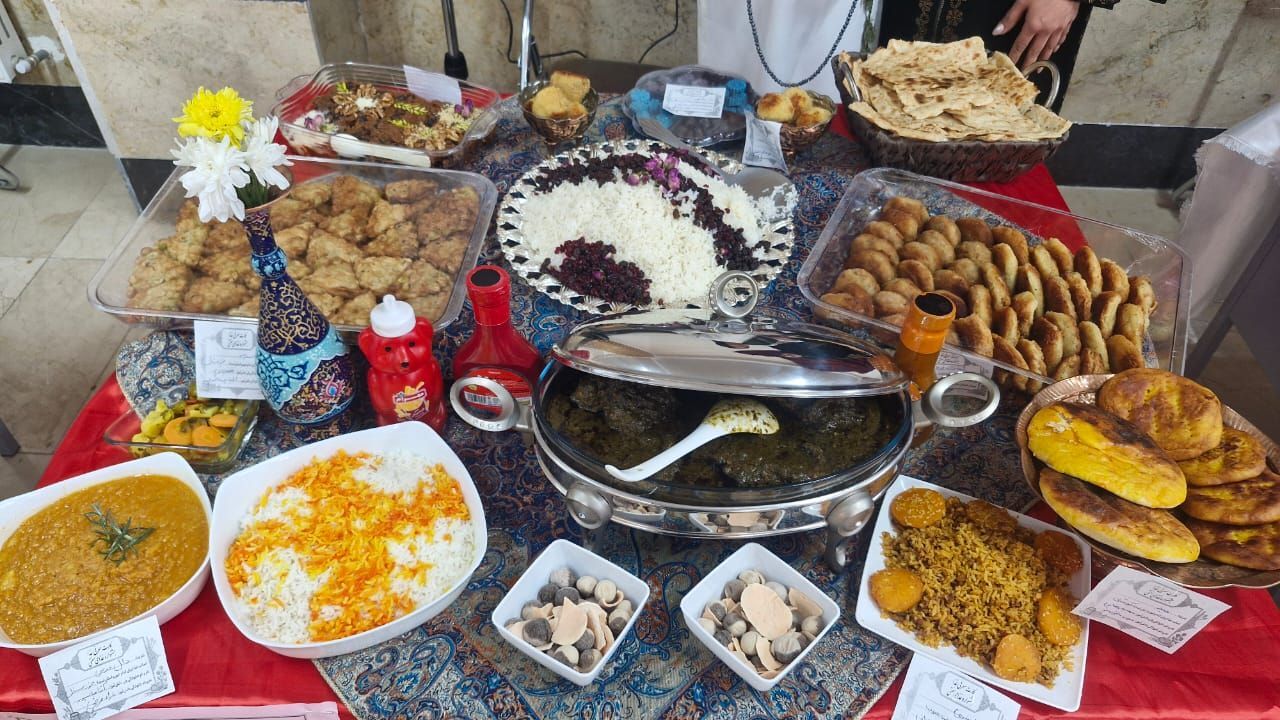 جشنواره غذای سالم در دبستان میرفخرایی ناحیه ۴ کرج