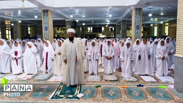 جشن تکلیف دانش‌آموزان دختر در شهرستان دهدشت