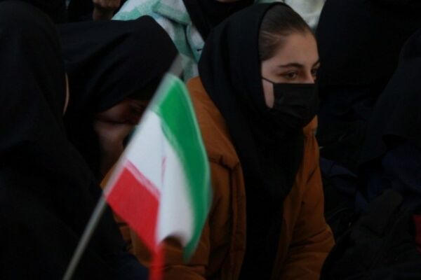 مراسم روز دانش‌آموز و هفته بسیج دانش‌آموزی در مدرسه بنت‌الهدی بهارستان۲