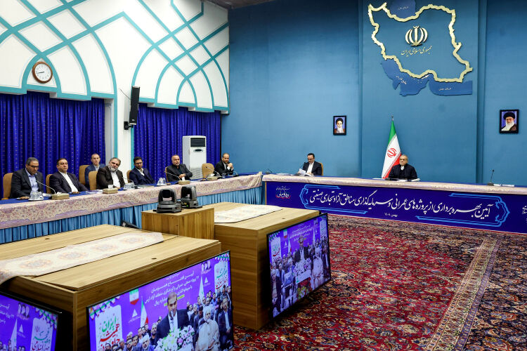 افتتاح ۸۱ پروژه با سرمایه‌گذاری ۱۳۱ هزار و ۸۲۸ میلیارد ریال در مناطق آزاد و ویژه اقتصادی کشور