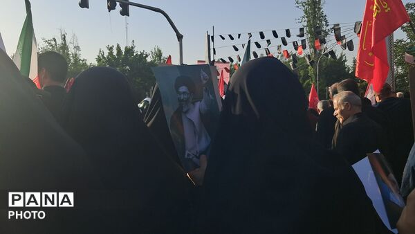 وداع مردم با رهبر؛ تشییعی ماندگار در قاب همدلی