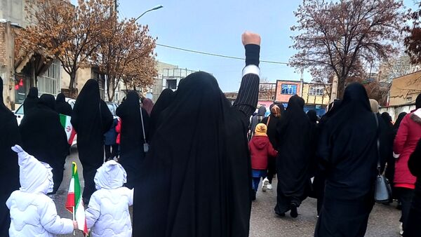 قابی از خواجه در راهپیمایی ۲۲‌بهمن