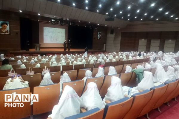 جشن تکلیف دانش‌آموزان دختر مدرسه دکتر علی شریعتی شهریار