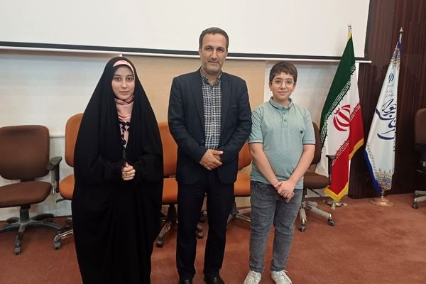 تجلیل از اصحاب رسانه توسط فرماندار و شهرداری‌های برخوار در سالن فرمانداری برخوار 