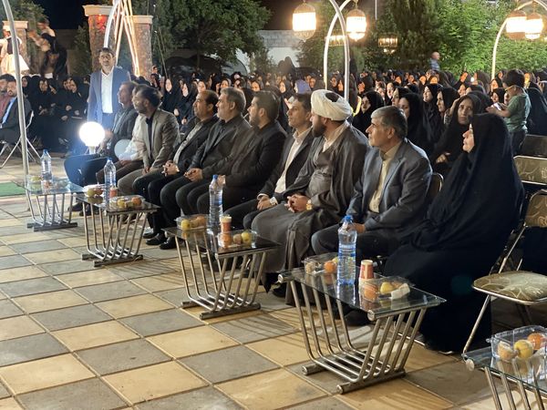 هفته‌ای برای ستایش دانایی؛ جشن معلمان در تالار ملک برگزار شد