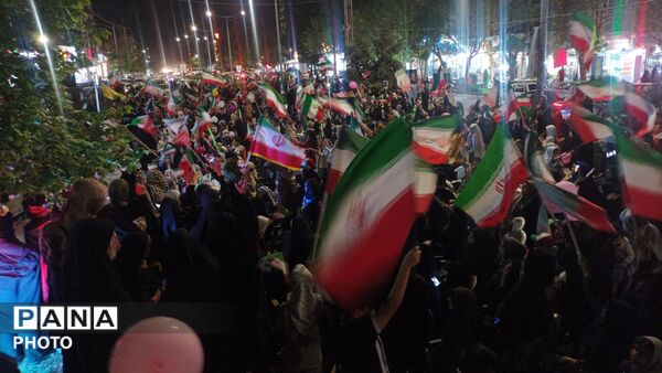 اجتماع بزرگ دختران جان فدای ایران به یاد دختران میناب 