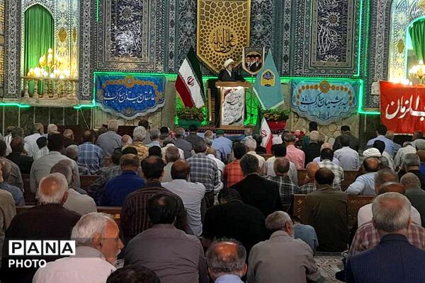 مصلی شهر میزبان اجتماع پرشور نمازگزاران شهرستان ورامین