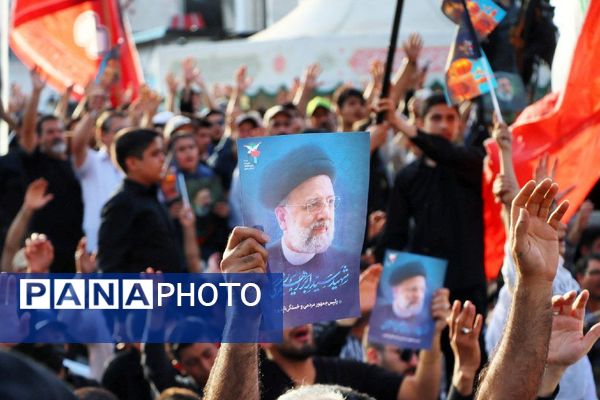 نخستین سالگرد خادم‌الرضا (علیه‌السلام) شهید آیت‌الله سید ابراهیم رئیسی در عرصه میدان شهدا مشهد 