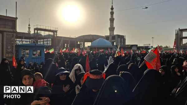 وداع پرشور نوجوانان با آقای شهید ایران 