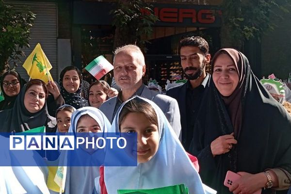 حضور پرشور دختران و پسران شهریار در روز استکبار ستیزی