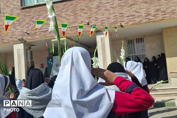 وداعِ پرشورِ دختران مدرسه مالک ملارد با شهید گمنامِ 