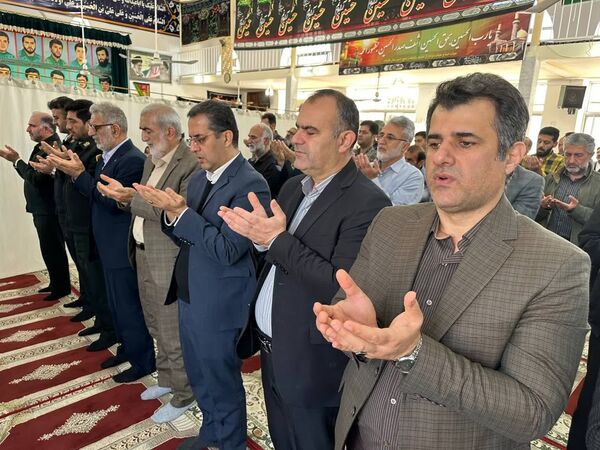 شکوه بندگی در نماز عید فطر گلوگاه