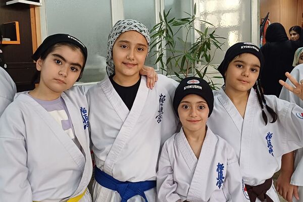 کسب مدال در مسابقات کشوری کاراته سبک کیوکوشین رده نونهالان توسط دانش‌آموزان ورامینی