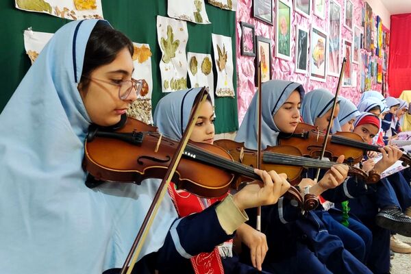 افتتاحیه جشنواره فرهنگی هنری ماها در دبستان قدر بهارستان۲