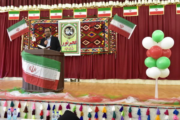 نواخته شدن زنگ انقلاب در مدرسه استثنایی لاله یاسوج
