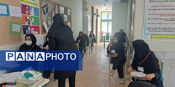 رقابت دانش‌آموزان میانکوه در امتحانات نوبت دوم