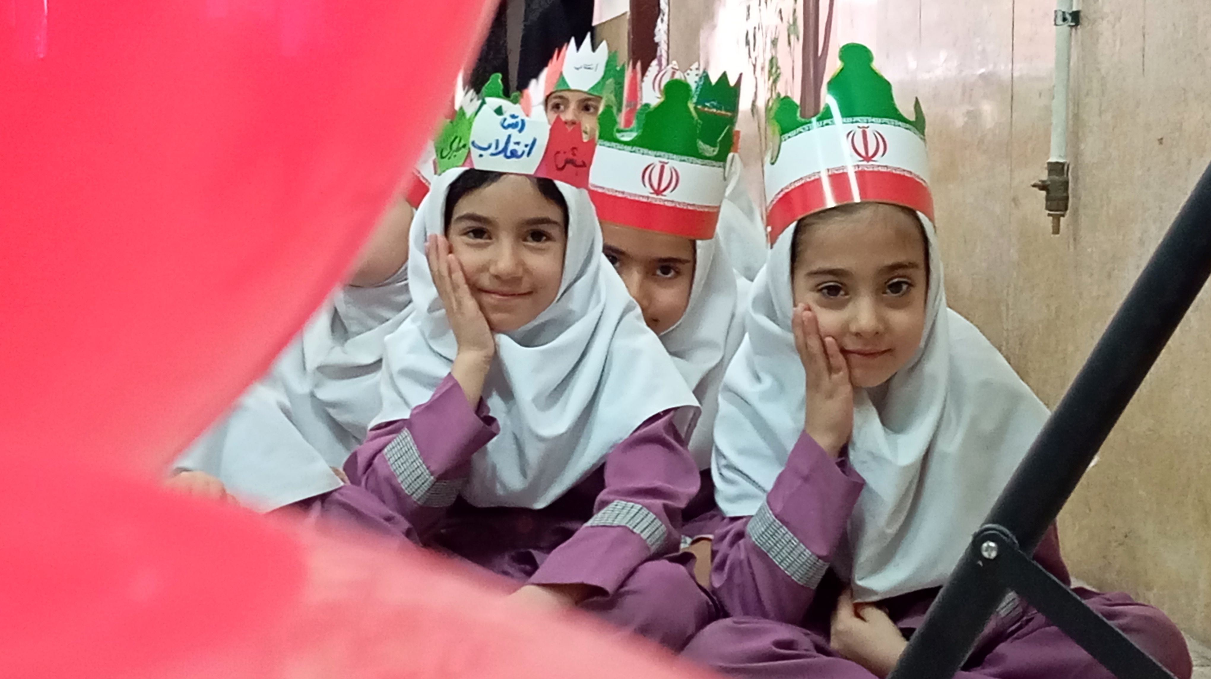  قاب‌های خبری از مراسم زنگ انقلاب در دبستان بوستان شهرستان بن