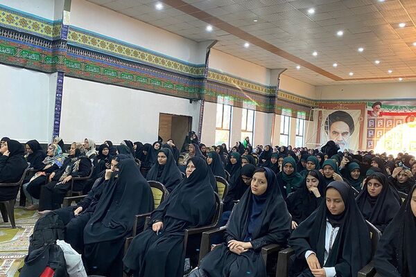 اعزام دانش‌آموزان دختر ورامینی به اردوی معنوی راهیان نور