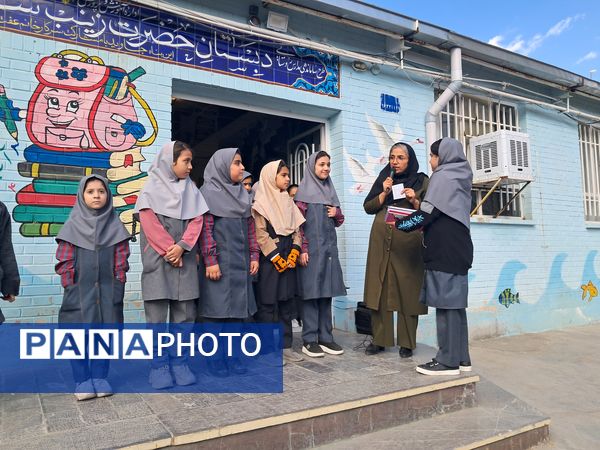 تقدیر از نخبگان درسی دبستان حضرت زینب(س) در طرقبه شاندیز