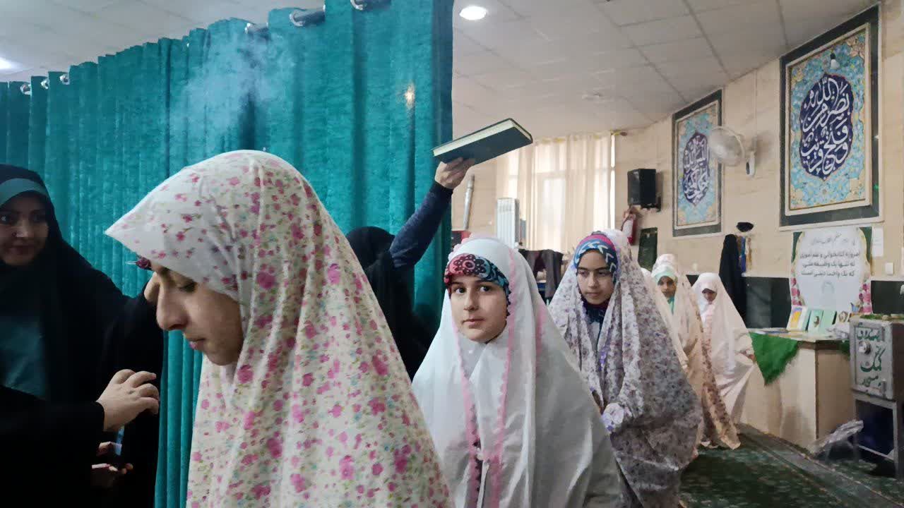  امیدوارم پس از 3 روز اعتکاف با روحیه‌ای بهتر به زندگی برگردم 