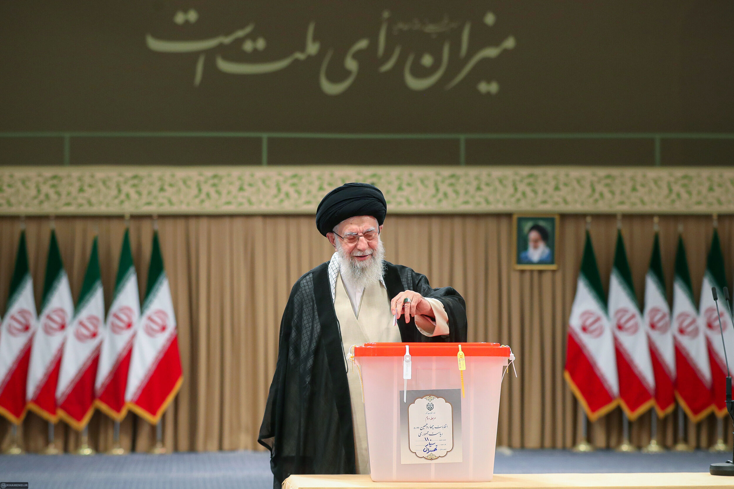 بازتاب حضور رهبر انقلاب پای صندوق رأی در رسانه‌های خارجی

