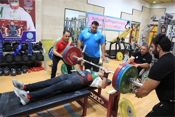 نبرد پاراوزنه‌برداران ایران با فولاد سر در اردوی تیم ملی